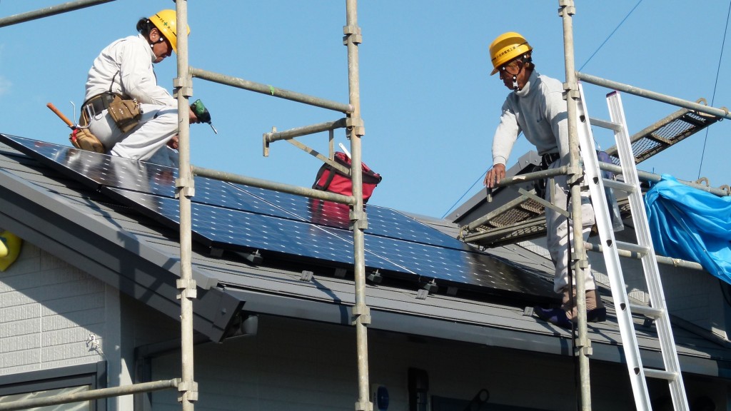 Photo: Residential solar PV installation at Yokohama, Japan. By Bernd/Flickr (CC BY-SA 2.0)